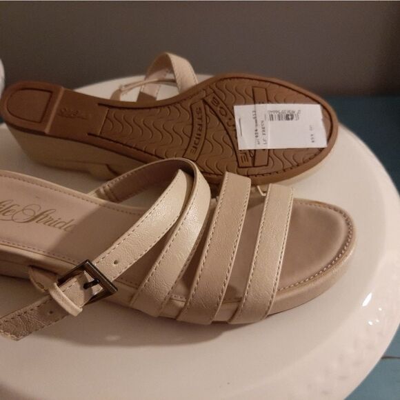 Life Stride Sandals  - Picture 2 of 2
